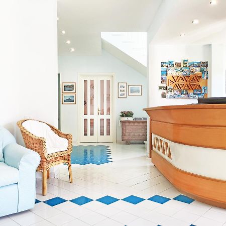 Hotel La Lampara Golfo Aranci Buitenkant foto