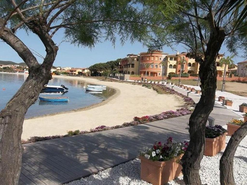 Hotel La Lampara Golfo Aranci Buitenkant foto