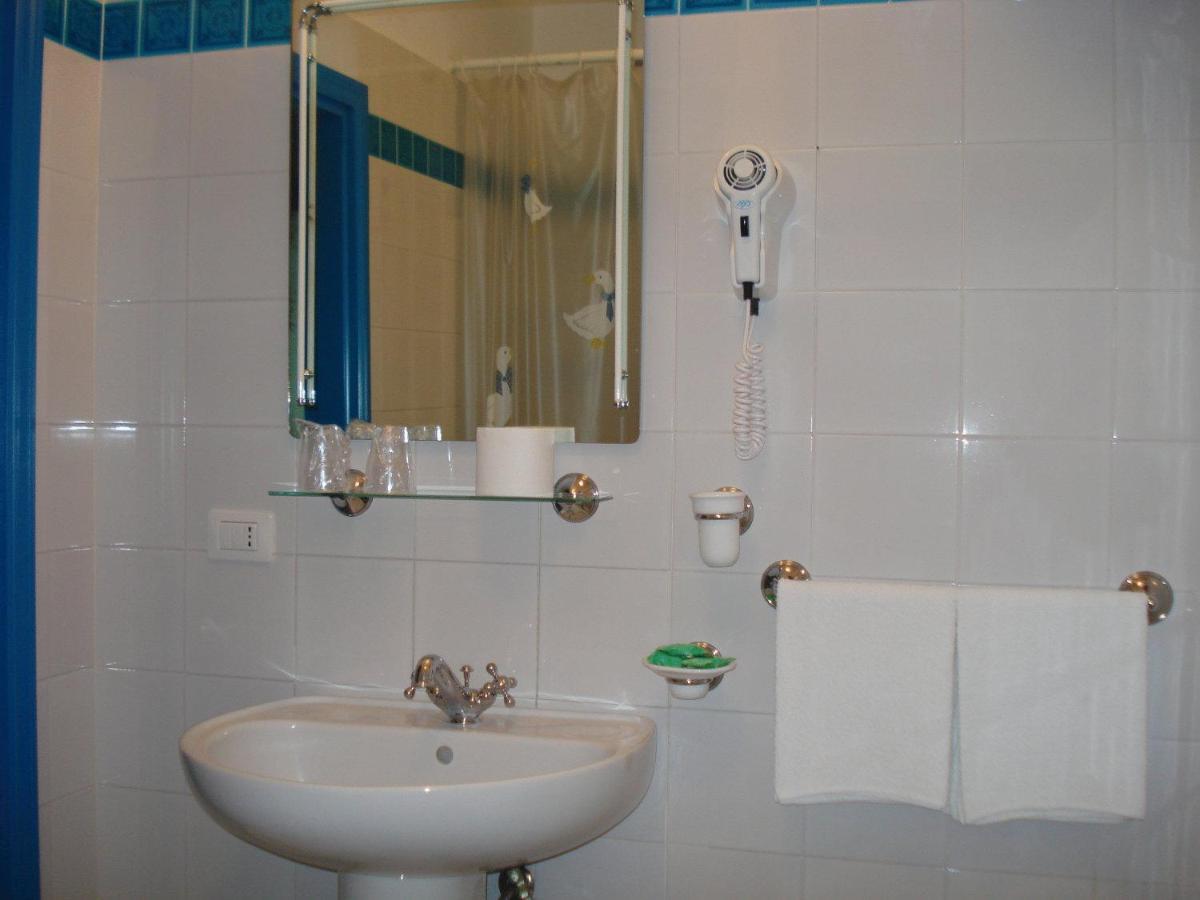 Hotel La Lampara Golfo Aranci Kamer foto
